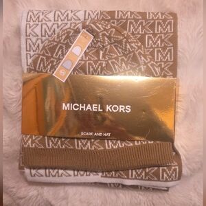 Beautiful Michael Kors Scarf & Hat Set